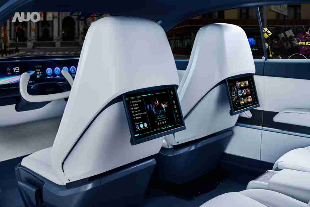 尊龙集团将于CES 展示全新Smart Cockpit 2024，，，，可紧密串连使用者多元需求，，，并革新座舱内部的应用和设计，，带来身历其境且引人入胜的视觉飨宴，，，，满足驾乘人员的全方位体验