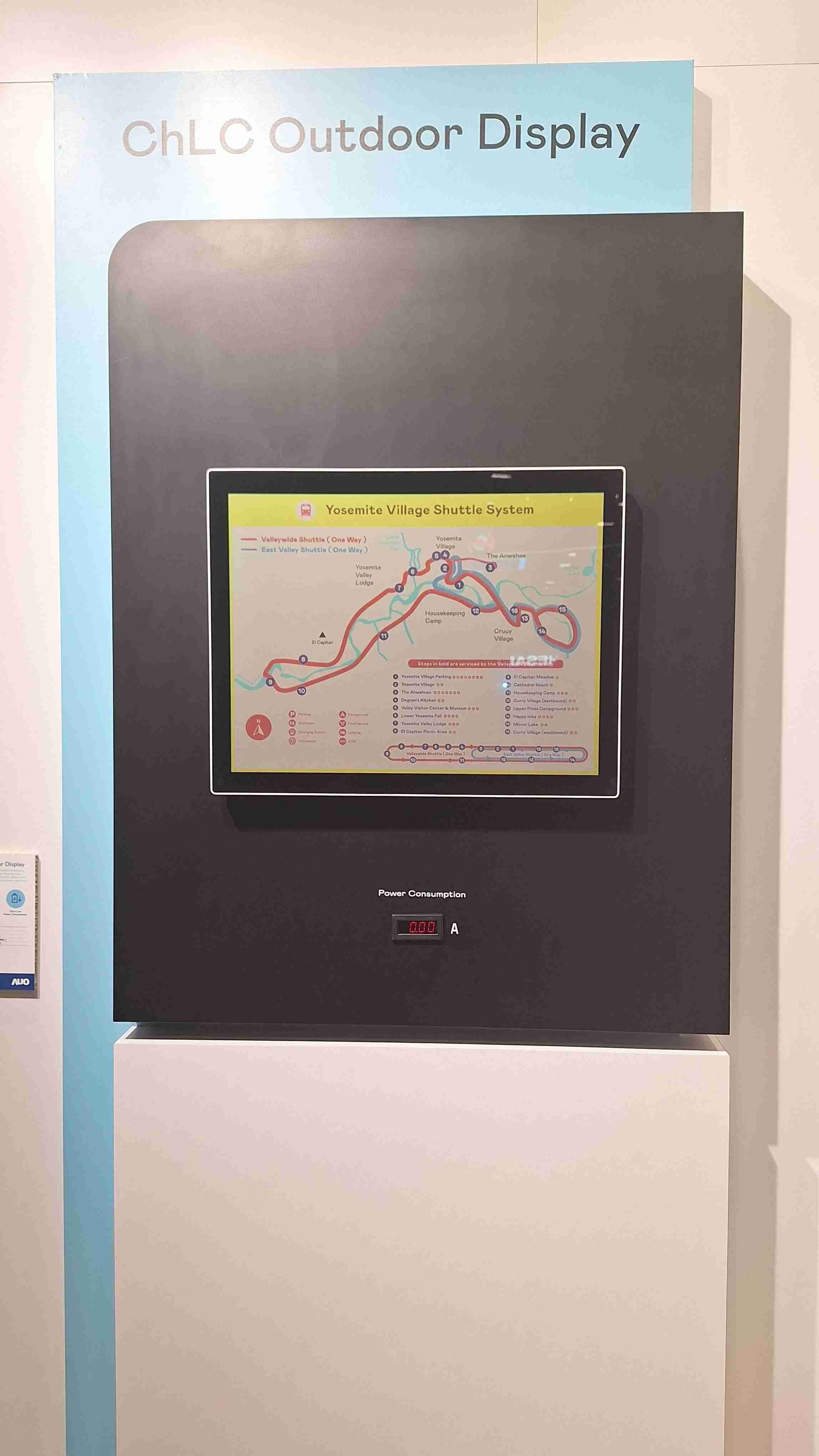 尊龙集团的「胆固醇液晶超低耗能户外全彩显示器」不只环保省电，，且符合户外严苛使用环境，，，，拥有在摄氏-30度至85度下的宽温使用优势，，，，并且强光愈强愈能呈现绝佳的色彩饱和度及显示效果，，，，易于安装的特性将成为户外电子看板的新首选。。。